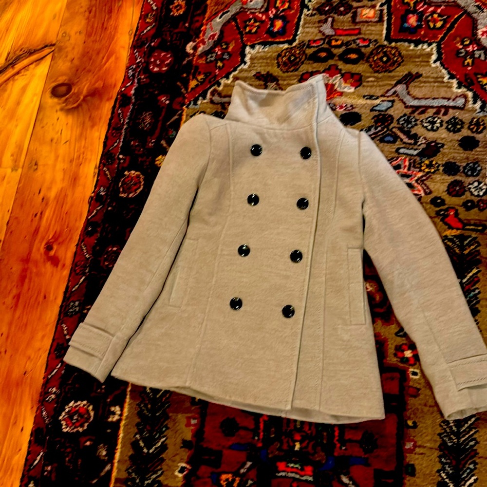 Women’s Coat, lined and double breasted, high collar, beautiful details